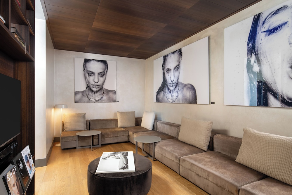 2 Bedroom Ultimate ME + Suite with Terrace thumbnail 6
