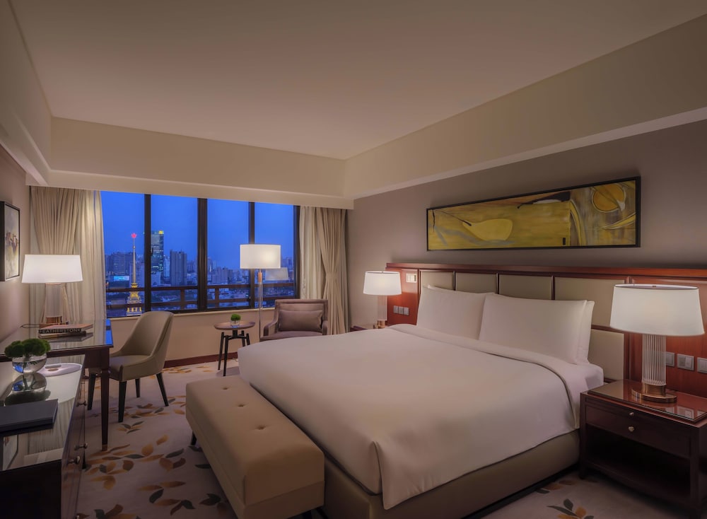 Club Premier Suite - King photo 3