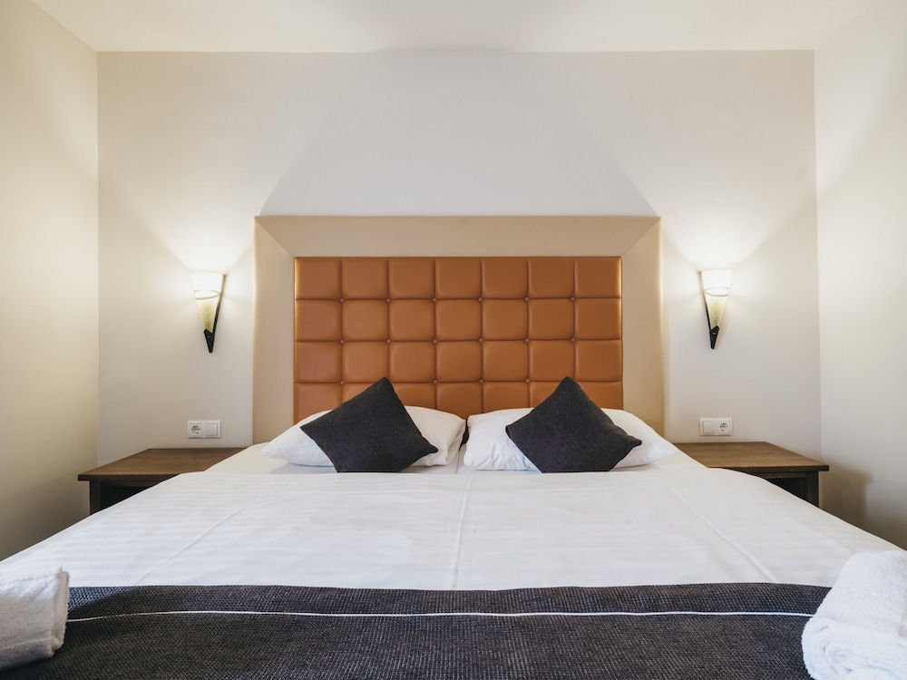 Basic Double Room, 1 Bedroom, Balcony