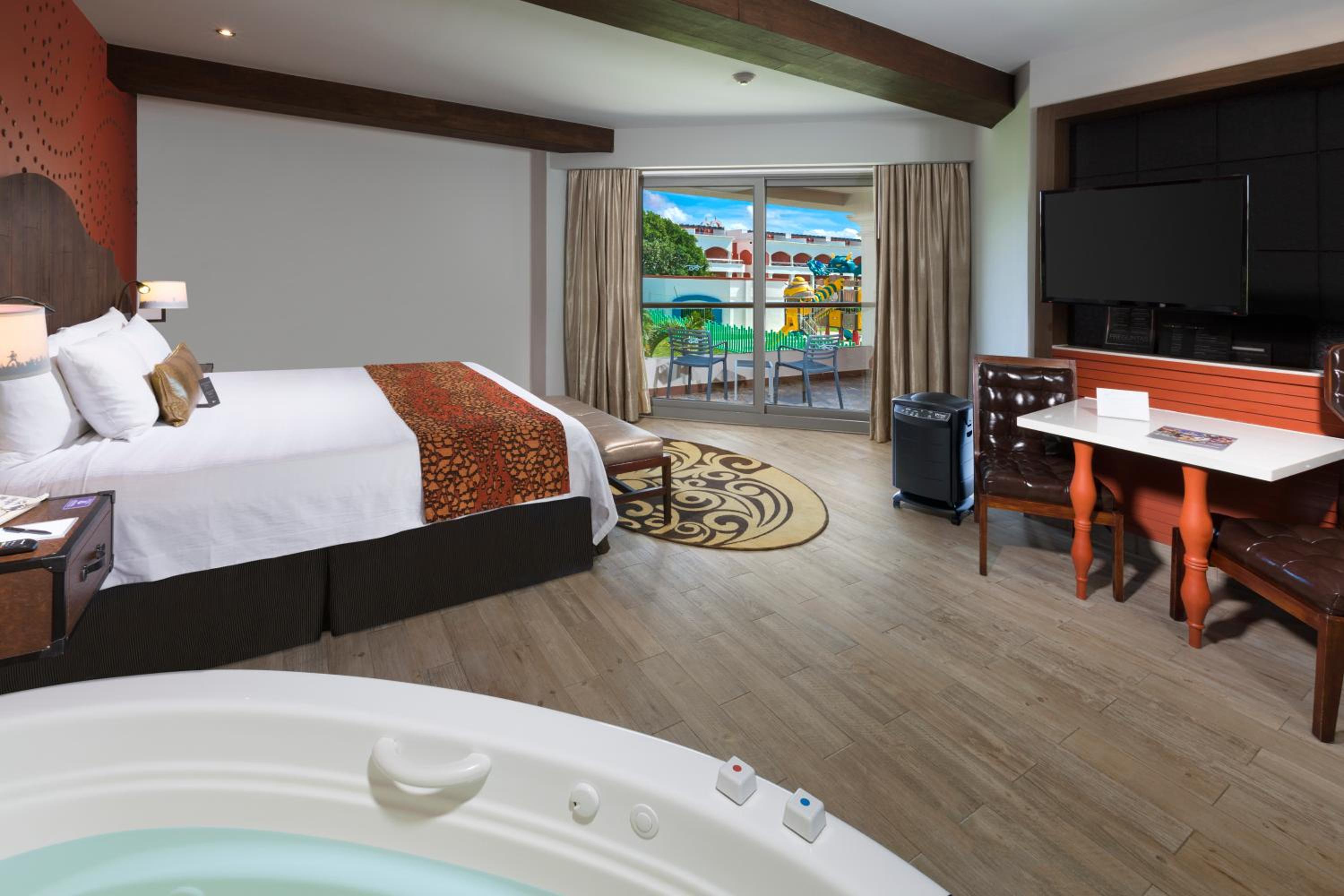 Deluxe Gold king bed - Photo 1