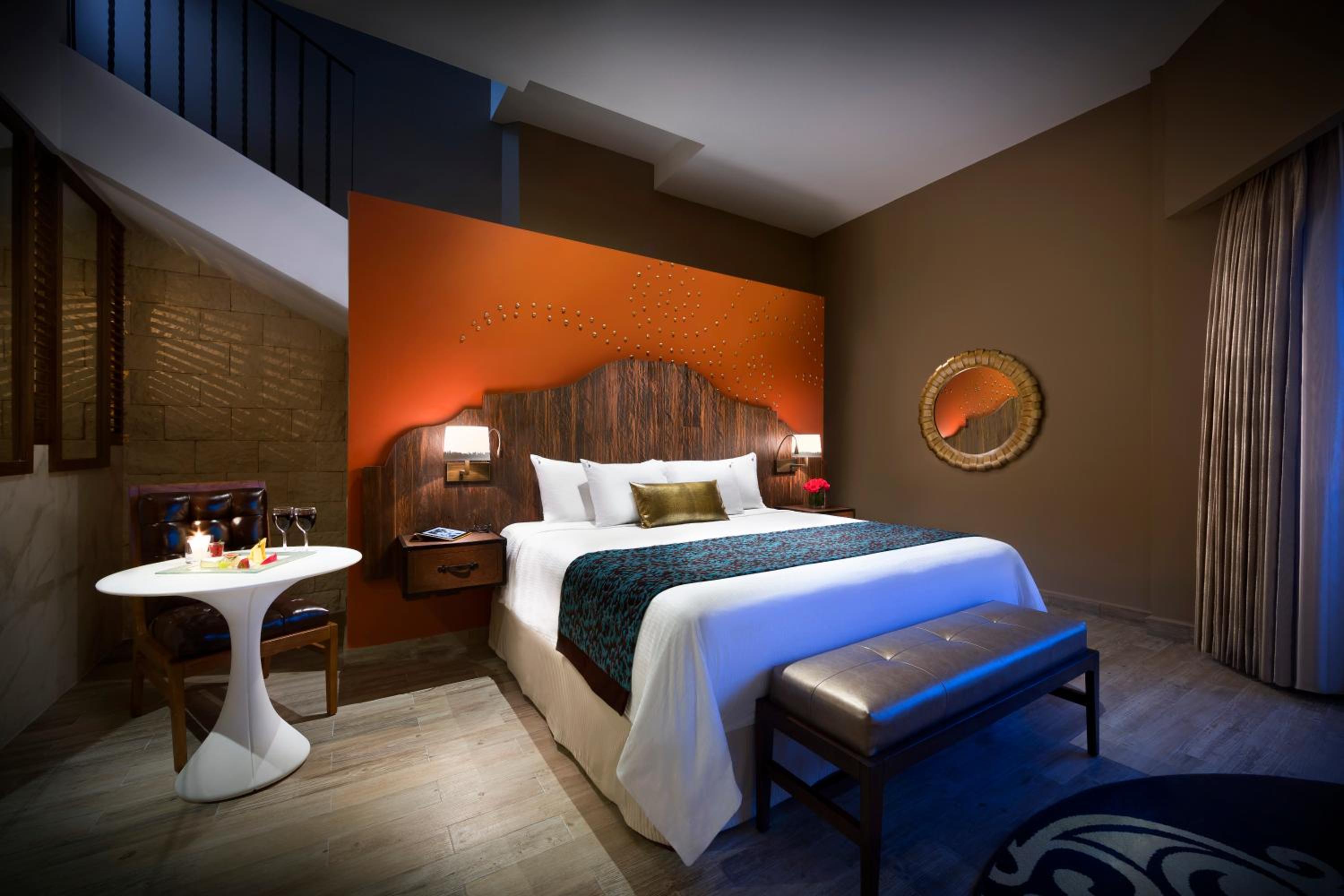 Deluxe Sky Terrace (One Bedroom) - Photo 5