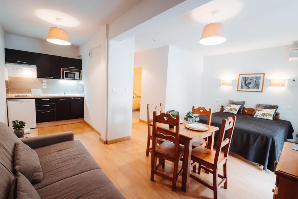 Classic Apartment - Photo 2