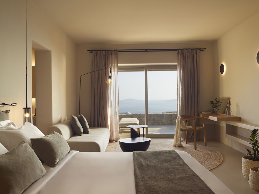 Signature Suite Sea View Pool - Photo 1