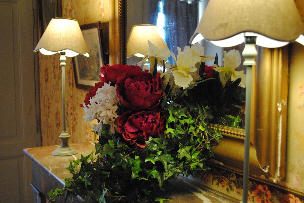 Suite (La Suite Des Précieuses) photo 2