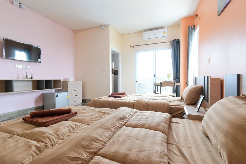 Deluxe Twin Room - Photo 12