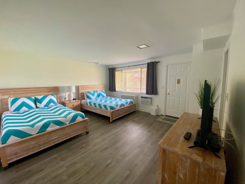 Standard Room, 2 Queen Beds, Motor Lodge photo 1