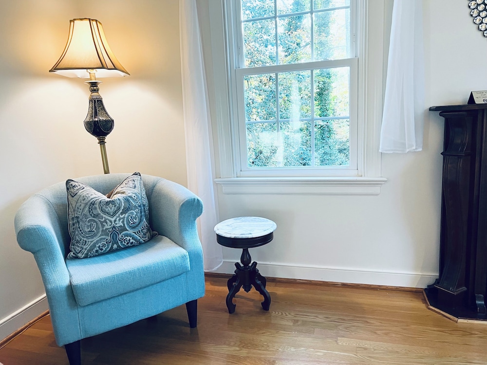 Azalea Suite photo 2