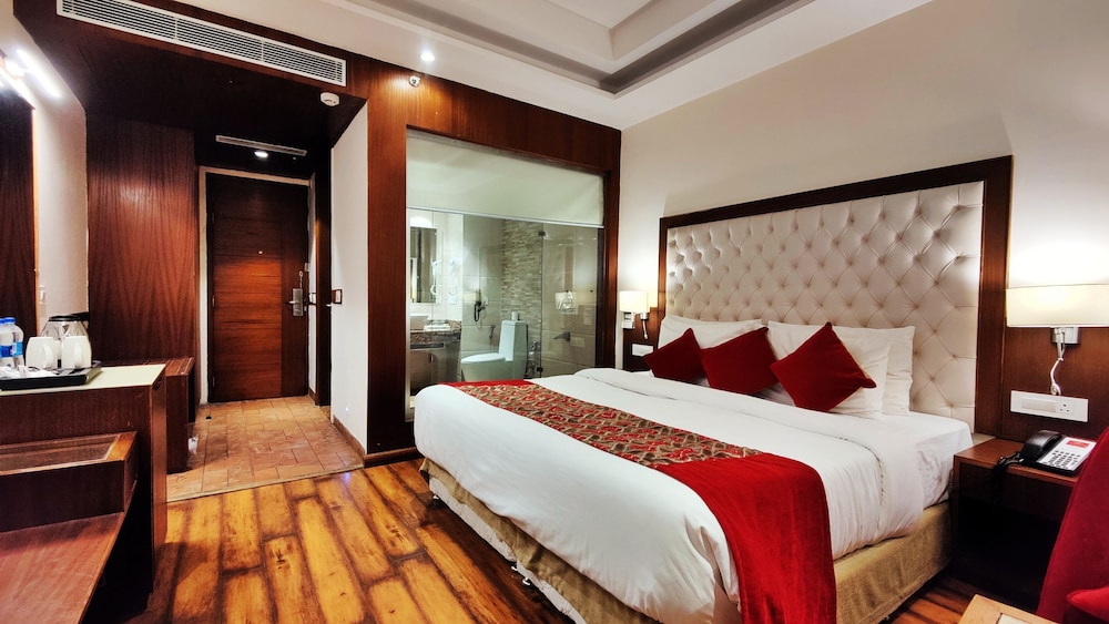 Deluxe Room - Photo 1