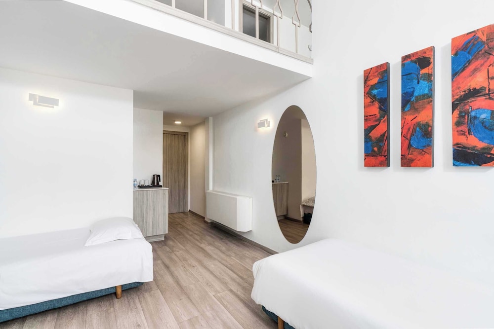 Family Duplex (Suite) - Photo 3