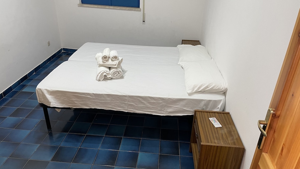 Basic Apartment, 2 Bedrooms photo 2
