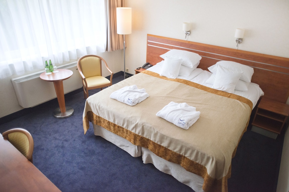 Business Room - Photo 11