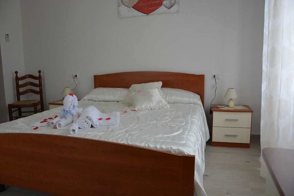 Double Room, 1 Queen Bed