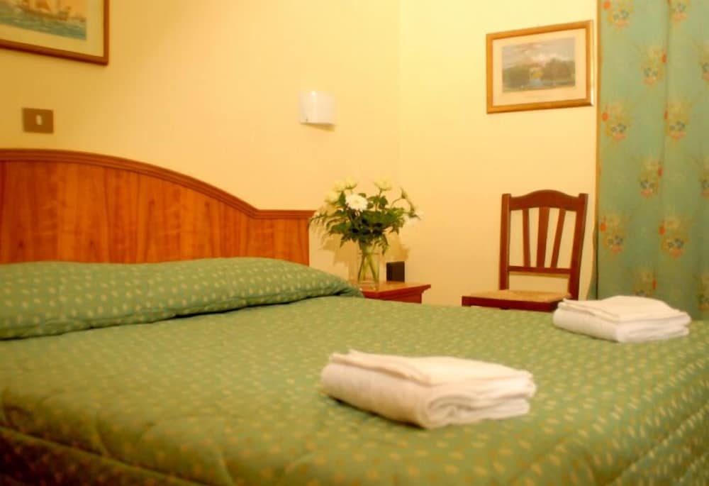 Double Room - Photo 2