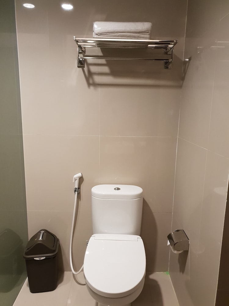 Royal Executive Room - Photo 12