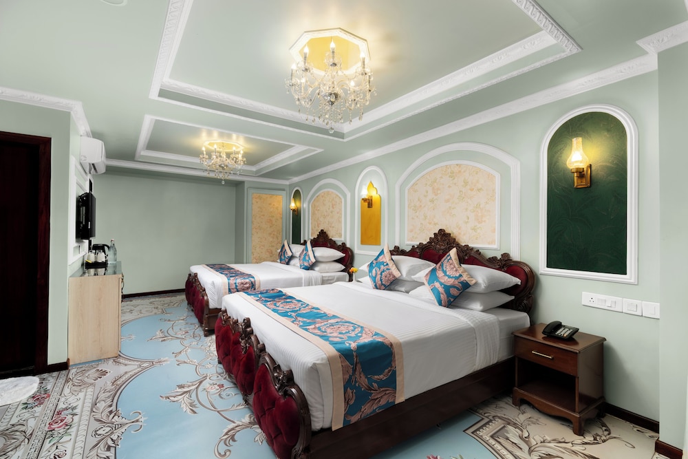Deluxe Family Suite