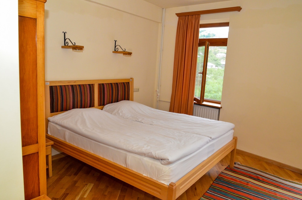 Luxury Room, 1 Bedroom, Refrigerator, Mountain View