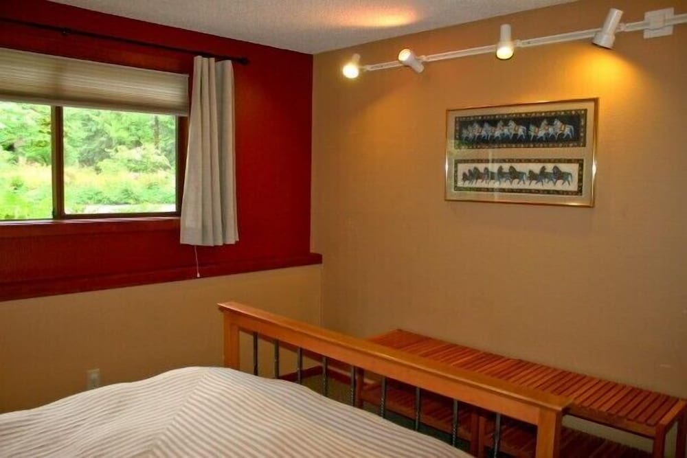 Apartment, Smoking