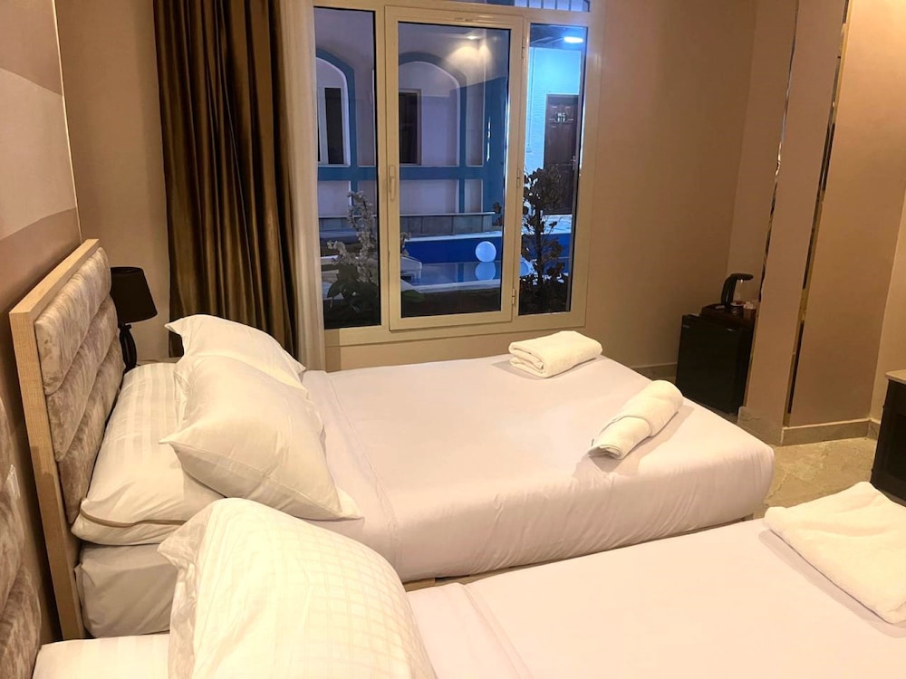 Deluxe Twin Room, Pool View