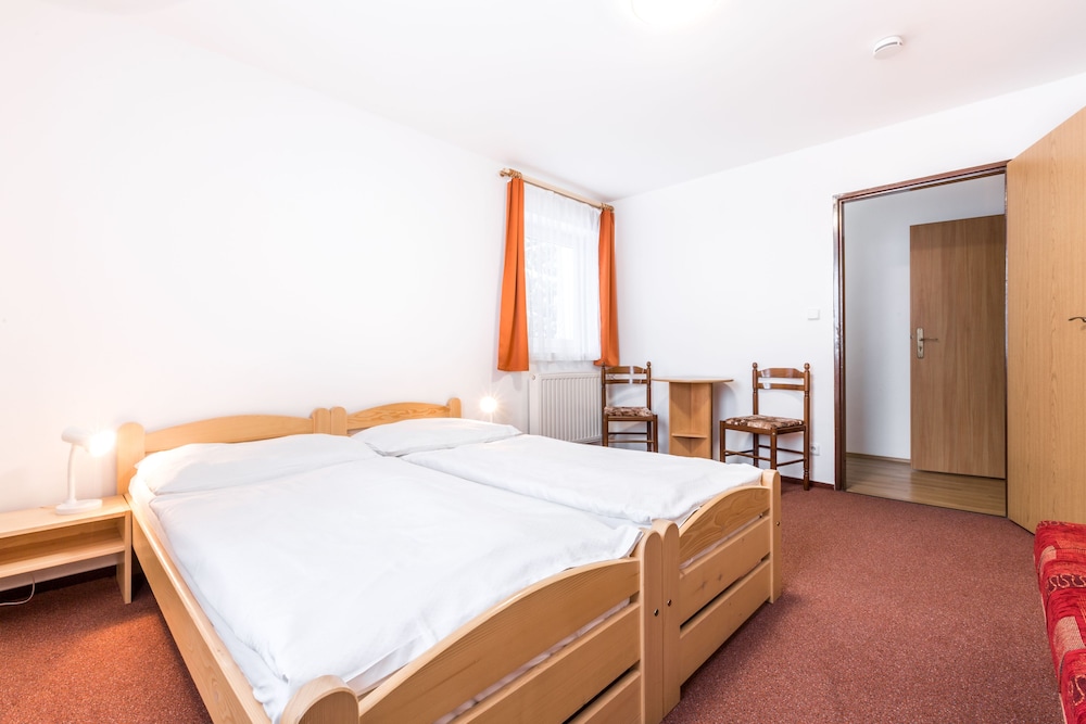 Double or Twin Room (with Extra Bed, Room 7) photo 2