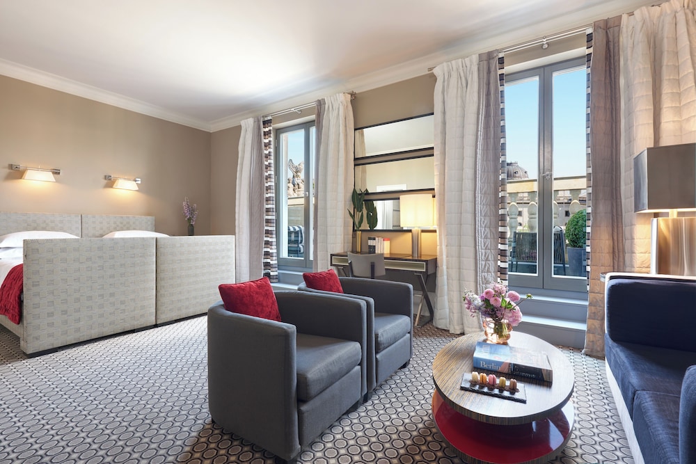 Junior Suite, Balcony (Bebelplatz)