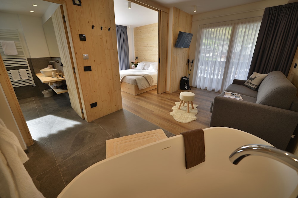Alpine Suite with balcony