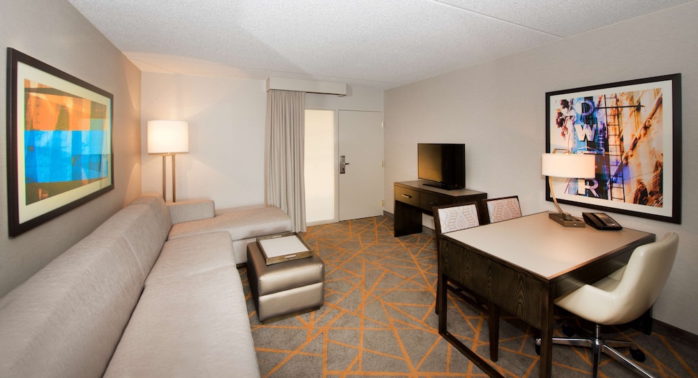 Suite, 2 Double Beds (Hearing) - Photo 2