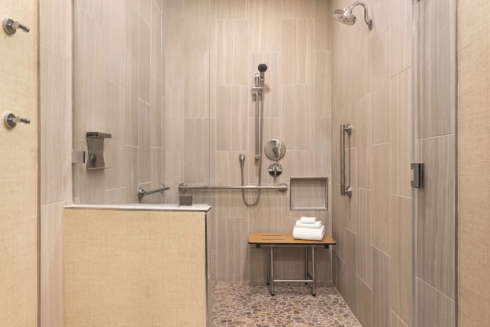 Presidential Suite, Multiple Beds, Accessible, Pool View