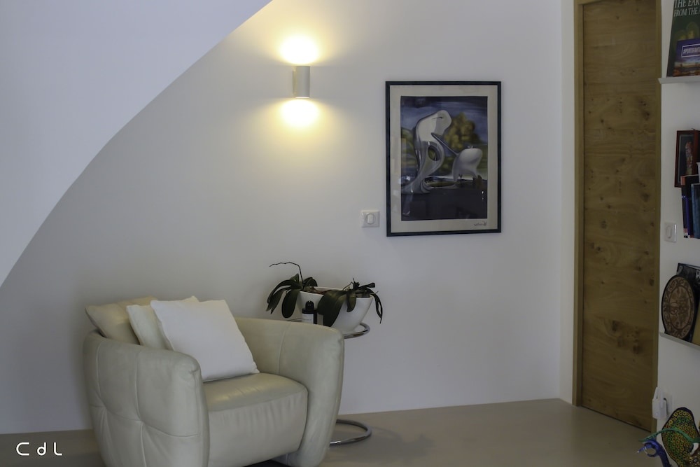 Design Double Room, 1 Queen Bed, Terrace, Garden Area - Photo 5