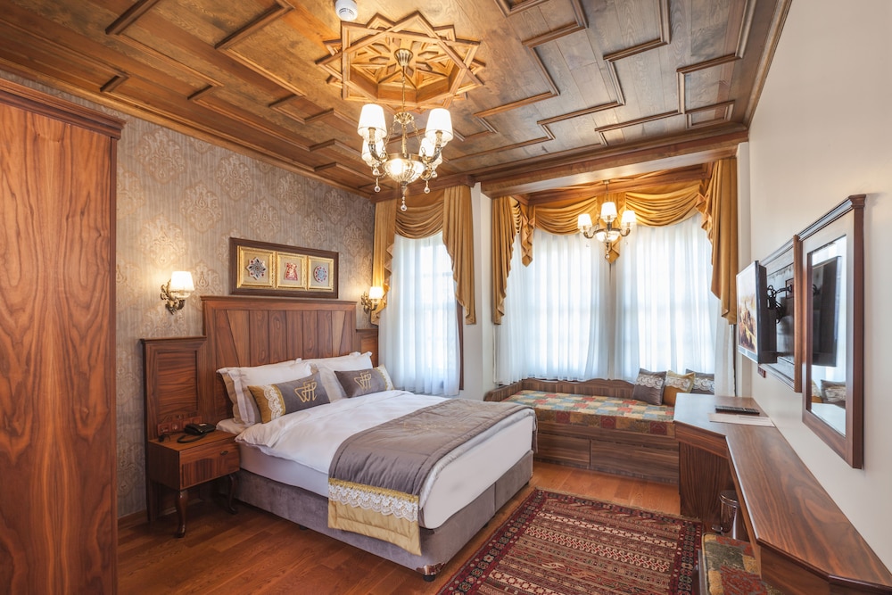 Deluxe Quadruple Room, City View photo 1