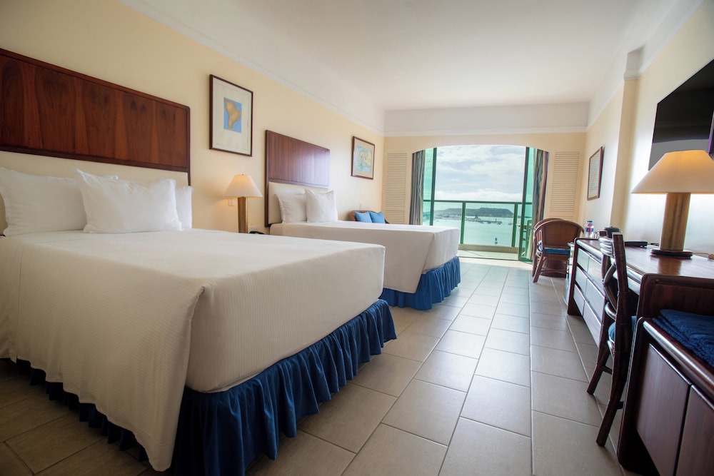 Room, 2 Double Beds, Sea View photo 1