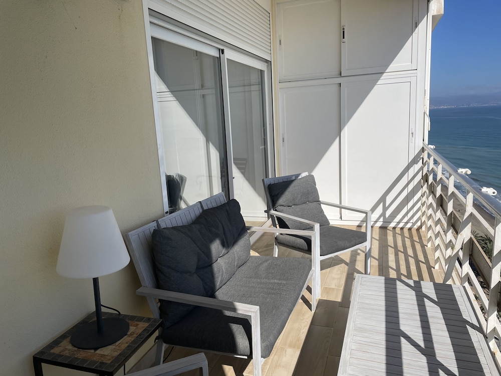 Superior Apartment, 2 Bedrooms, Sea View, Beachside photo 2