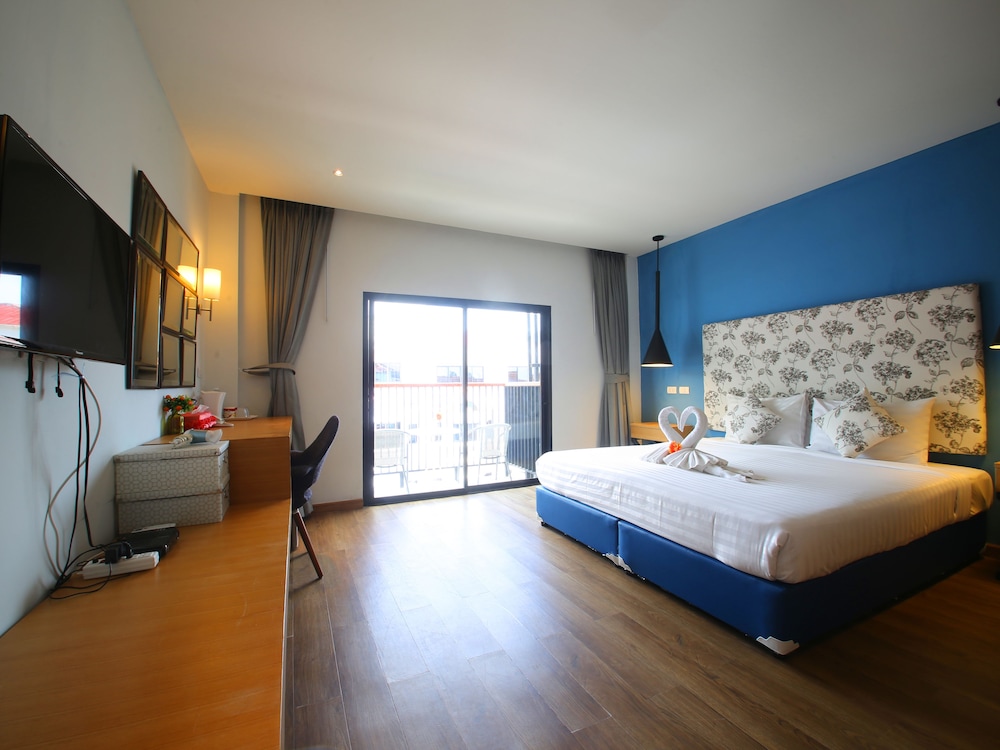 Deluxe Double Room With Balcony photo 2
