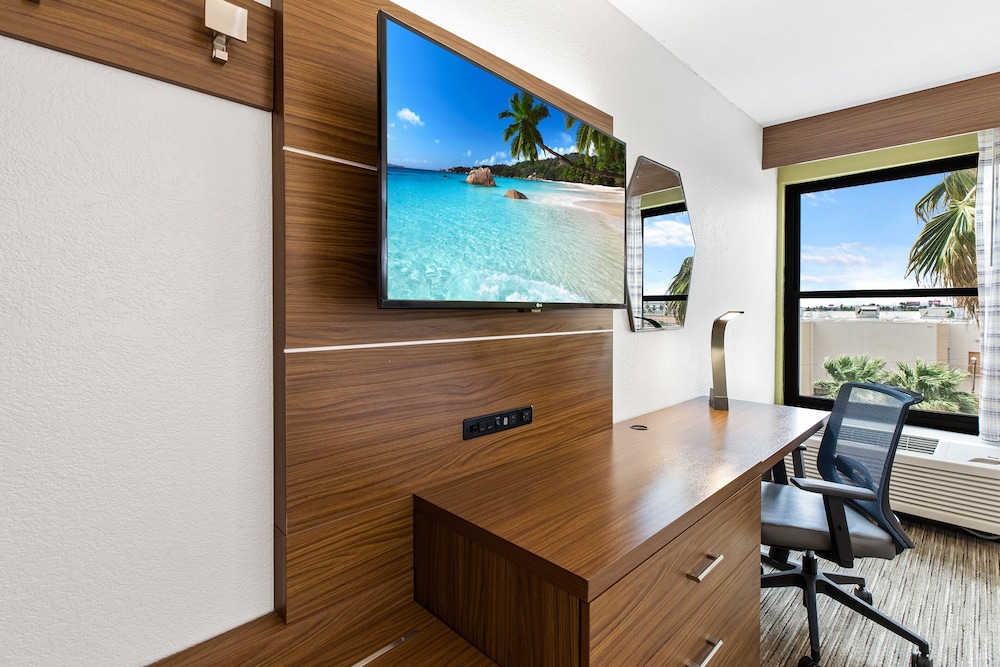 Standard Room, 2 Double Beds - Photo 8