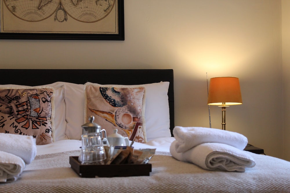 Basic Double Room, Ensuite - Photo 1