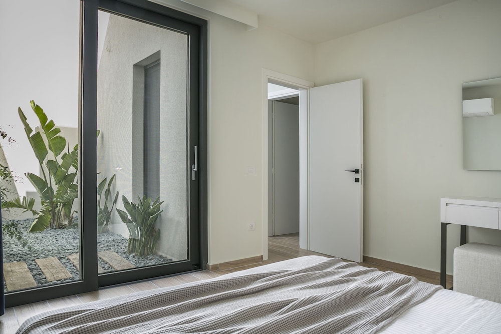 Superior Villa (Oikos Twin)