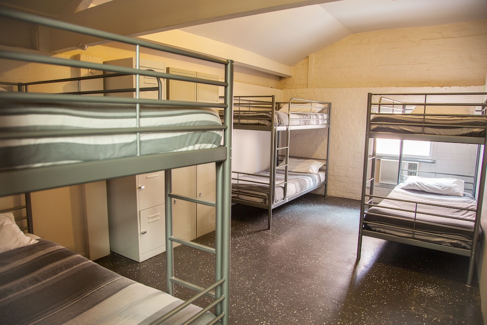 6 Share Mixed Dorm with Air-Conditioning photo 1