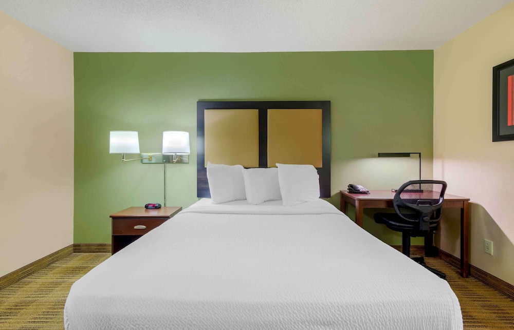 Studio, 1 Queen Bed, Non Smoking - Photo 1