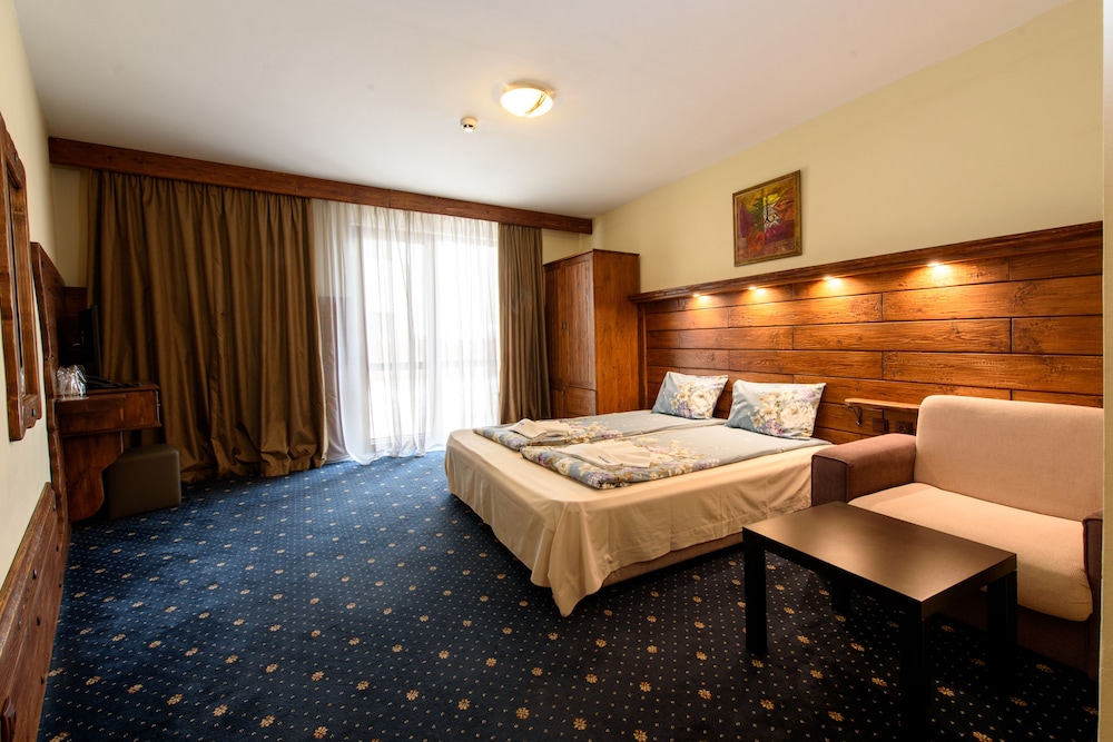 Superior Triple Room (Free Spa Access) photo 1