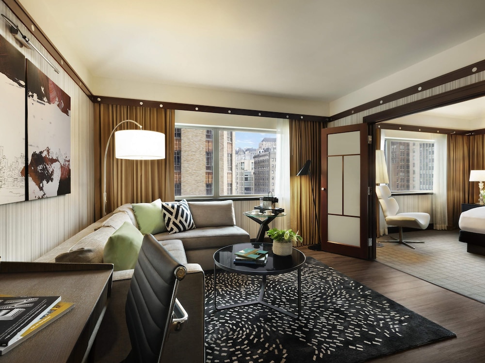 Suite, 1 Bedroom - Photo 2