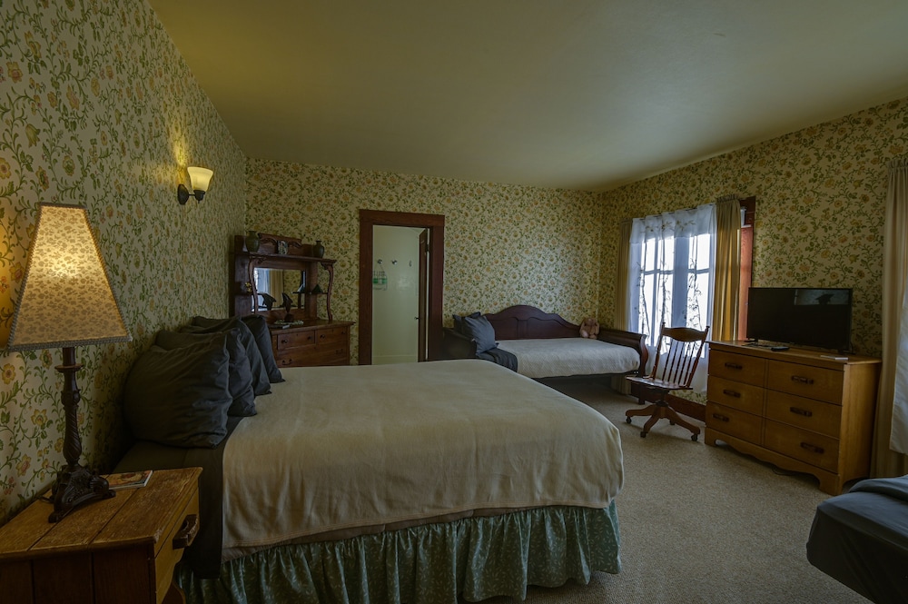 Grand Double Room, Multiple Beds photo 1