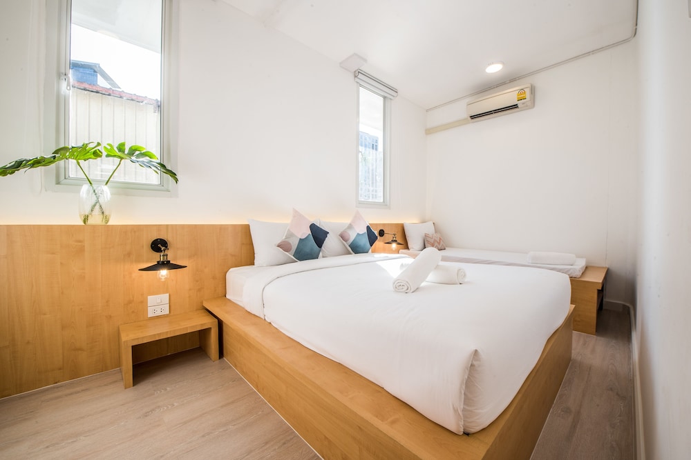 3 Bedrooms Rooftop Penthouse photo 3