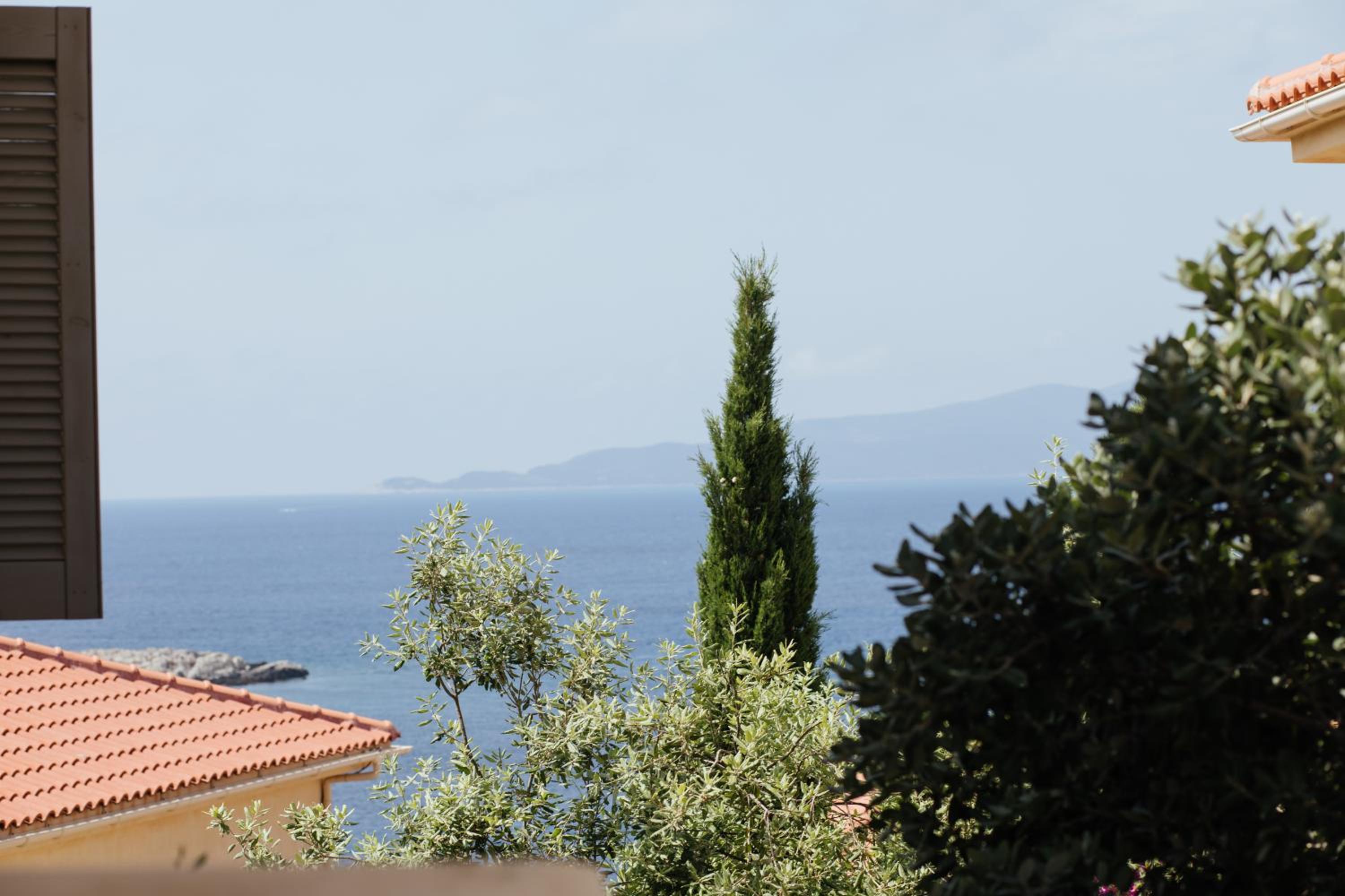 Junior Suite with Partial Sea View