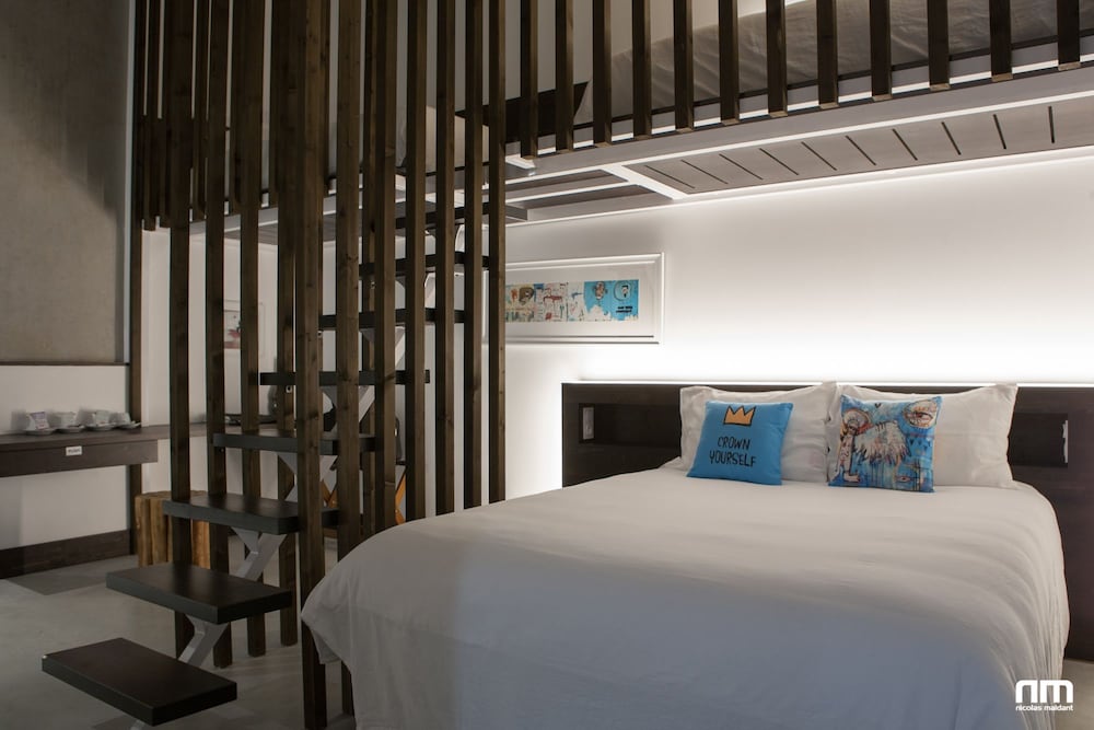 Room 6, Double