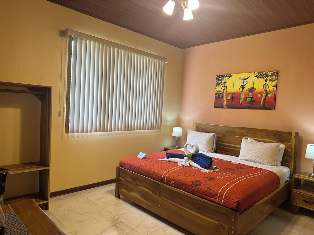 Standard Double Room, 1 King Bed photo 2
