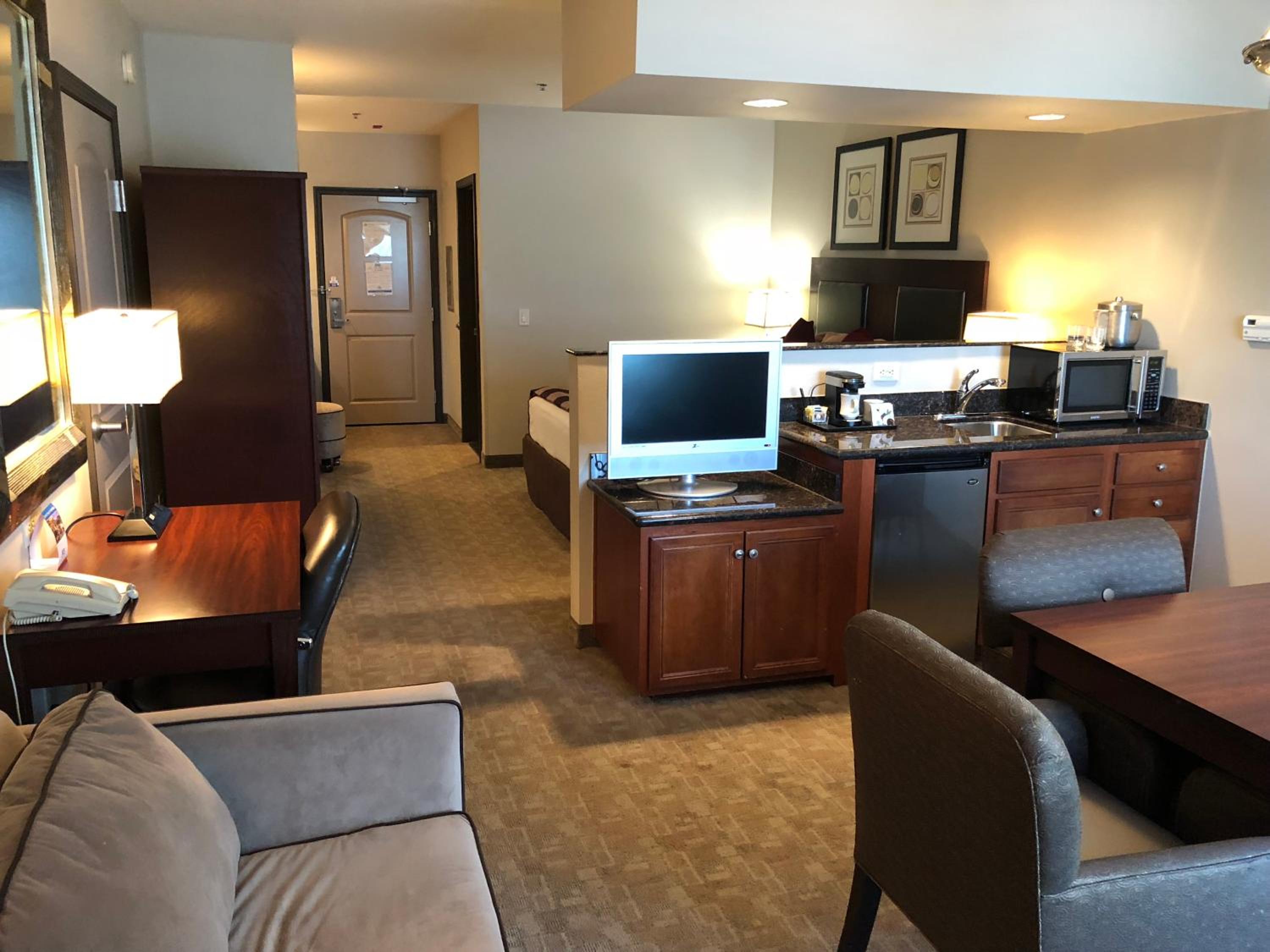 King Room With Sofa Bed - Photo 2