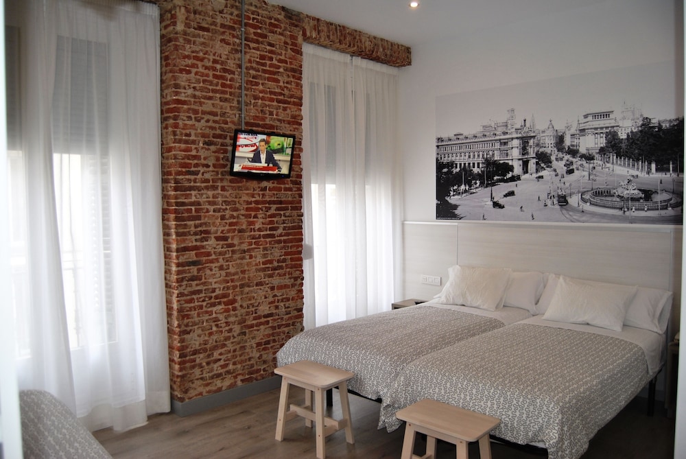Superior Double Room (Exterior) thumbnail 5