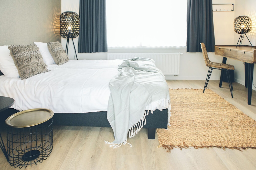 Deluxe Double or Twin Room, Courtyard View