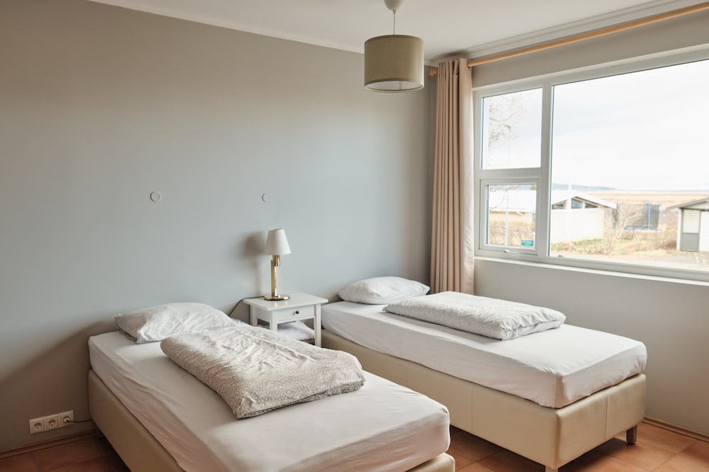 Family Room, 5 Bedrooms
