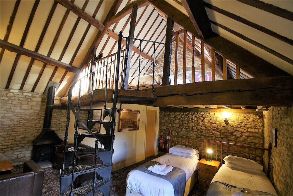 Suite, Ensuite (Large) photo 3