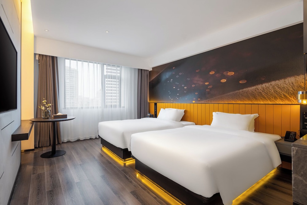 Family Double Room, City View